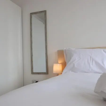 Apartman Stylish 2 Bed In Old Market Bristol