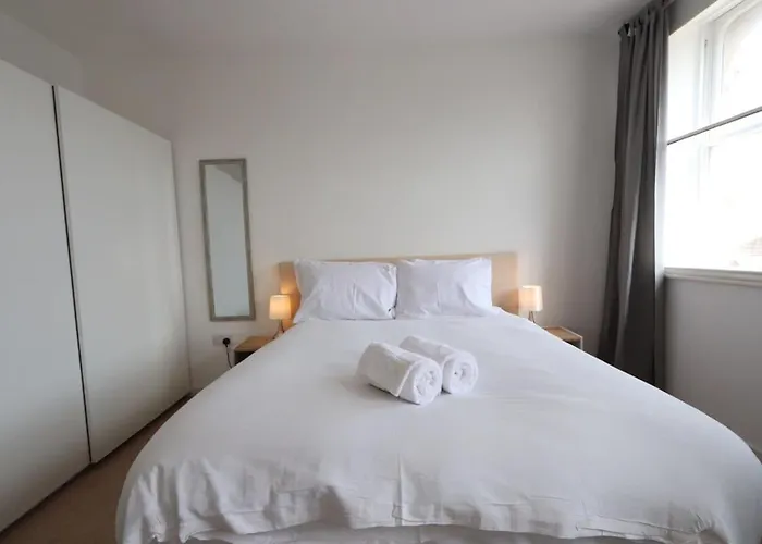 Stylish 2 Bed In Old Market Apartman *