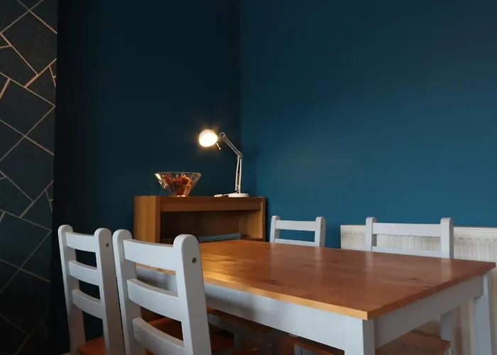 Stylish 2 Bed In Old Market Bristol