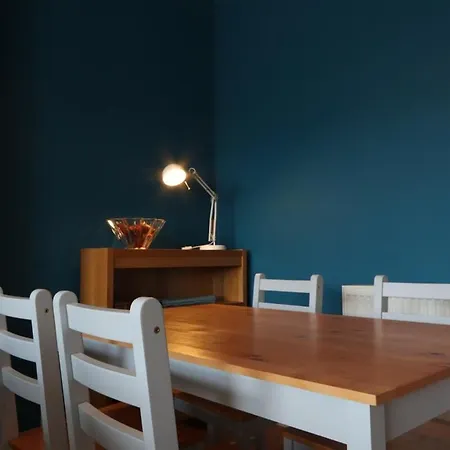 Stylish 2 Bed In Old Market Bristol