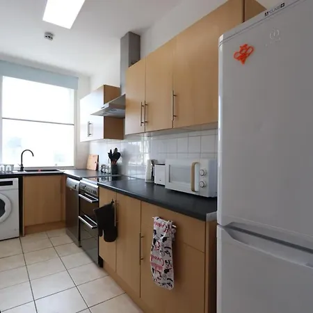 Stylish 2 Bed In Old Market Apartment